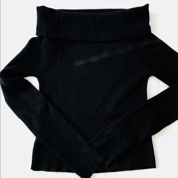 Off the shoulder long sleeve - Picture 3 of 3